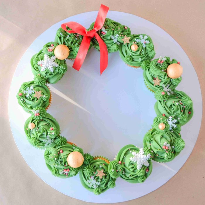 polly-cupcakewreath
